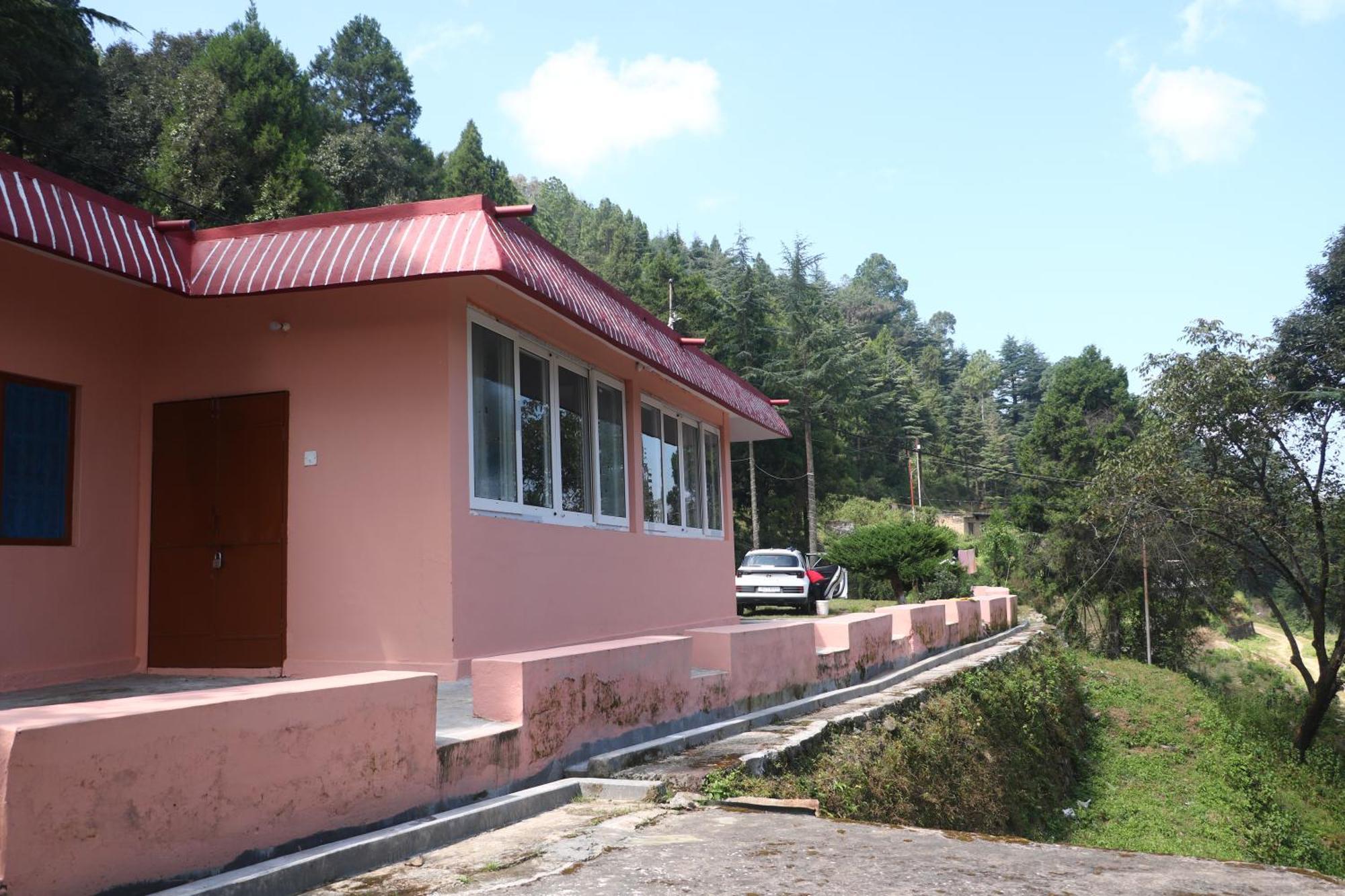 The Deodar Inn Pauri Zewnętrze zdjęcie